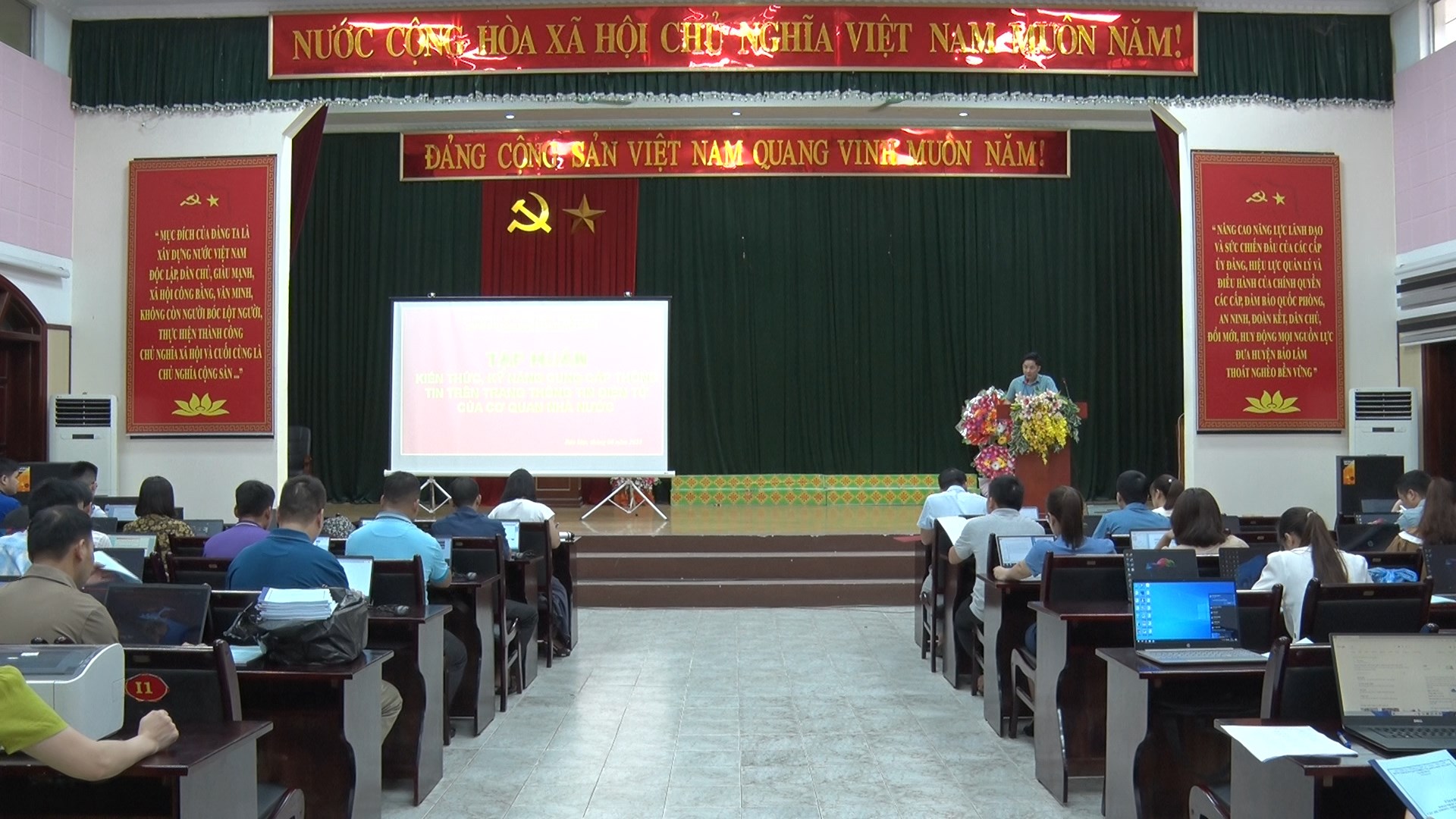 Tập huấn bồi dưỡng nâng cao kiến thức, kỹ năng công nghệ thông tin, điện tử của cơ quan Nhà nước tại huyện Bảo Lâm, tỉnh Cao Bằng
