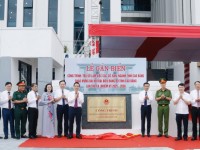 Gắn biển Công trình trụ sở làm việc các sở, ban, ngành tỉnh chào mừng Đại hội đại biểu Đảng bộ tỉnh lần thứ XX, nhiệm kỳ 2025 - 2030