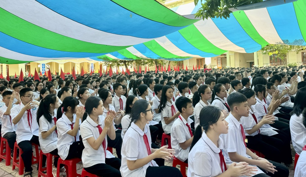 125009 125008 khong khi vui tuoi phan khoi ngay hoi khai truong 10594905 11000105