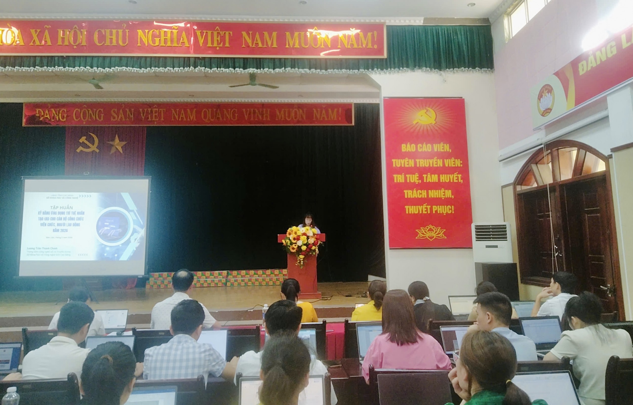 Bảo Lâm (2)