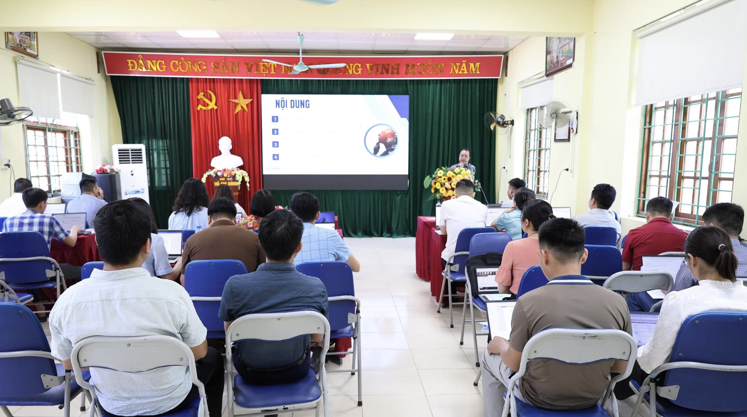 Nam Quang (4)